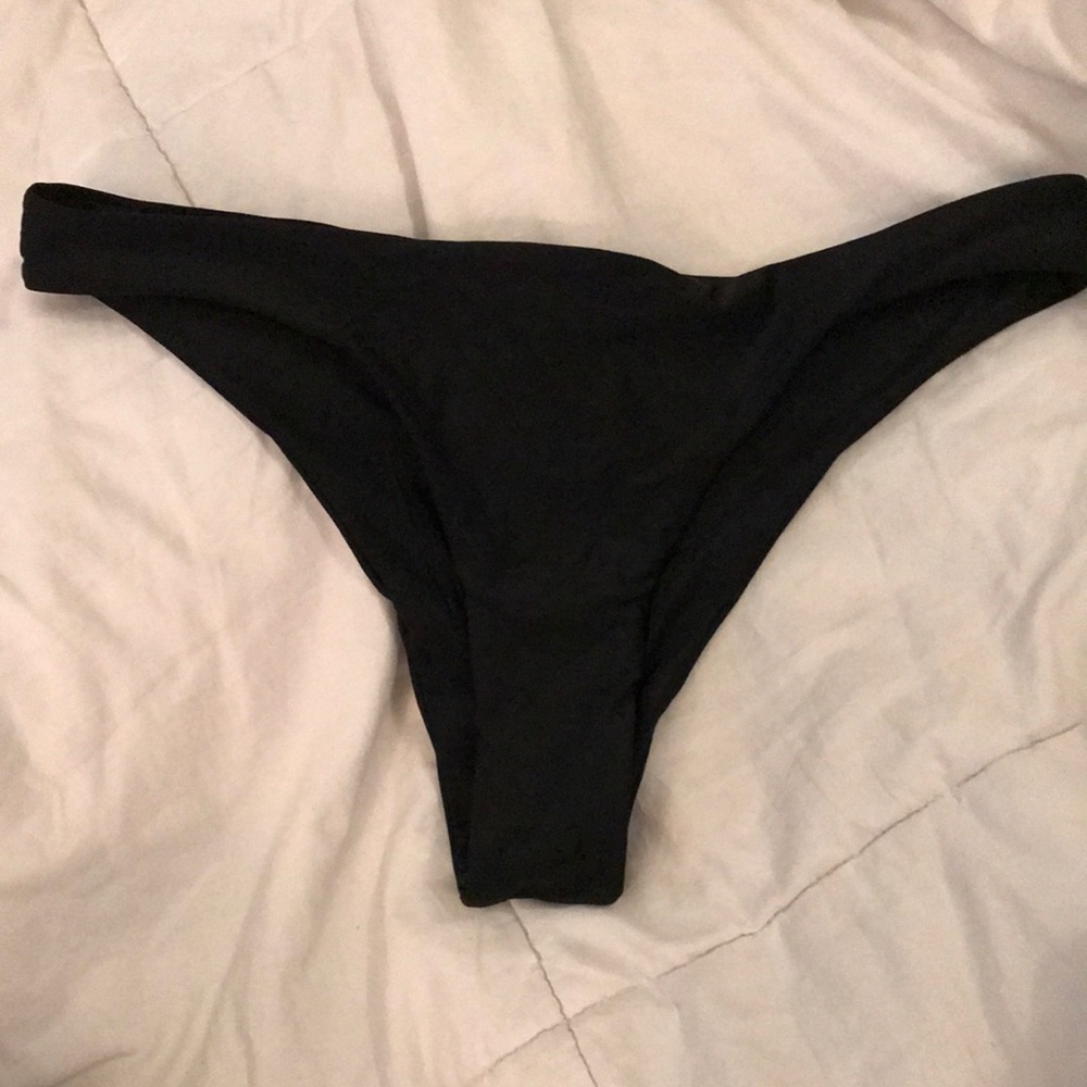 Cheeky swim bottoms